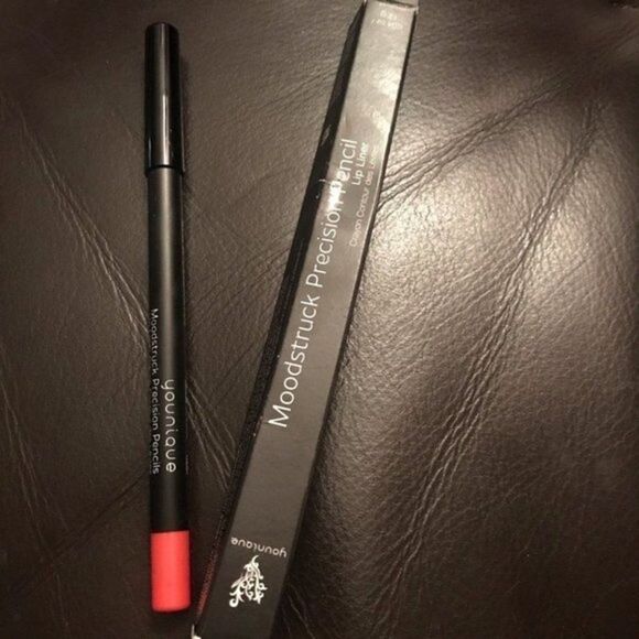 NIB Younique Moodstruck Precision lip liner - Picture 2 of 5